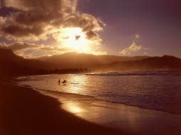 Surfers at Dusk     1600x1200 