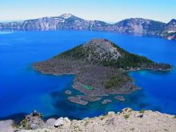 Wizards Island, Crater Lake     1600x1200 