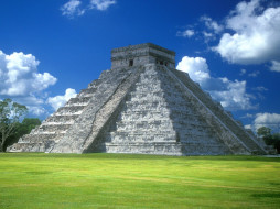 Pyramid of Kukulkn, Chichen Itza, Yucatan Peninsula, Mexico     1600x1200 pyramid, of, kukulkn, chichen, itza, yucatan, peninsula, mexico, , , , 