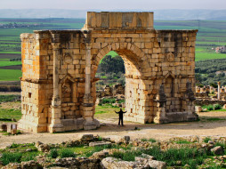 Gate-Volubilis-Roman Ruins-Morocco-Africa     1600x1200 gate, volubilis, roman, ruins, morocco, africa, , , , 