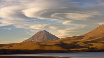 circular clouds over volcano     1920x1080 circular, clouds, over, volcano, , , , , 