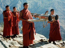 Tibetan Monks     1600x1200 tibetan, monks, , 