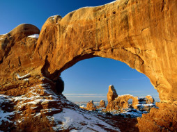 Crisp Winter Day, Arches National Park, Utah     1600x1200 
