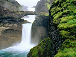 Scenic Waterfall Iceland     1600x1200 