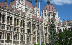 Hungary`s Parliament building     1680x1050 hungary`s, parliament, building, , , 