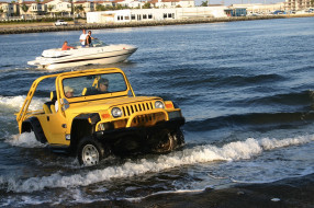      2000x1333 , jeep, gator