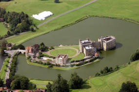 Leeds castle Kent UK     2400x1600 leeds, castle, kent, uk, , , , , 