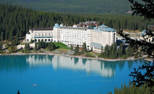 Lake Louise, Banff National Park, Canada     1920x1181 