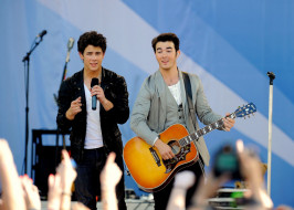Jonas Brothers     2000x1430 jonas, brothers, , , -, -, teen, pop, 