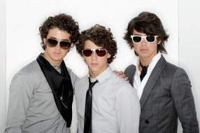 Jonas Brothers     2000x1333 jonas, brothers, , , , teen, pop, -, -