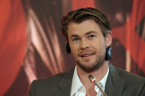 Chris Hemsworth обои для рабочего стола 2100x1400 chris, hemsworth, мужчины, крис, хемсворт, актер, австралия, сша