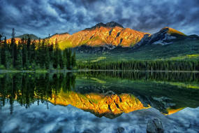 Jasper National Park, Alberta, Canada     2048x1367 jasper, national, park, alberta, canada, , , , , , , , pyramid, lake, , peak, 