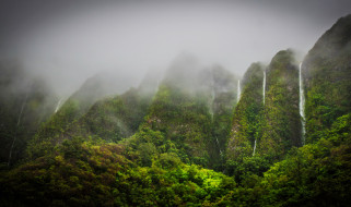 Waterfalls in the Jungle Highlands  Oahu Hawaii     2304x1365 waterfalls, in, the, jungle, highlands, oahu, hawaii, , , , , 