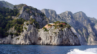Capri - Villa Malaparte обои для рабочего стола 1920x1080 capri, villa, malaparte, природа, побережье, море, скалы, растительность, вилла