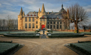 Laarne Castle, Belgium     2317x1397 laarne, castle, , , , , , , , , 