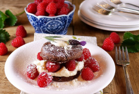     2000x1359 , , , , food, , cream, , dessert, , , , , raspberries, cake