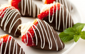      1980x1259 , , , , , , , mascarpone, chocolate, strawberries, fruits