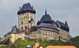Karlstejn Castle, Czech Republic     2046x1258 karlstejn castle, , - ,  ,  , , , 