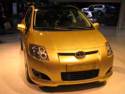 Toyota Auris     1600x1200 toyota, auris, 