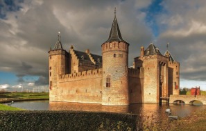 Muiderslot Castle, Netherlands     2048x1312 , - ,  ,  , , muiderslot castle, netherlands