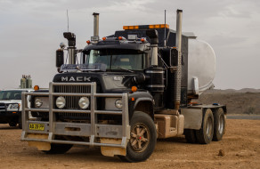 Mack Truck     2048x1336 mack truck, , mack, inc, , , , trucks