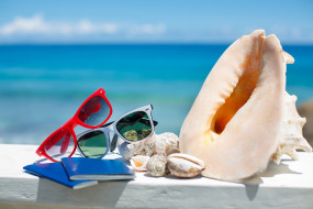      4000x2667 , ,  ,    spa-, sea, blue, sky, shells, sun, glasses, summer, vacation, beach, accessories