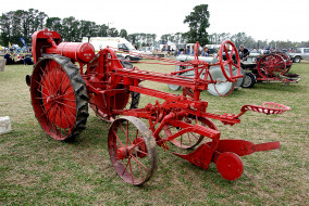 Moline Tractor Plough 1920     2048x1371 moline tractor plough 1920, , , , 