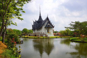Sanphet Prasat Palace, Ayutthaya in Muang Boran, Thailand     2100x1400 