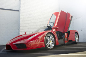 Red Enzo Ferrari обои для рабочего стола 2048x1356 red enzo ferrari, автомобили, ferrari, a, p, s, гоночные, спортивные, италия