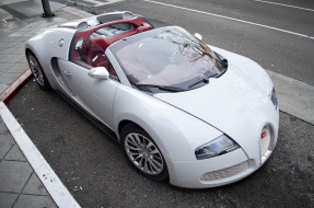 White Bugatti Veyron Grand Sport     2048x1356 white bugatti veyron grand sport, ,    , , -, a, s, automobiles, bugatti, 