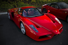 Enzo Ferrari обои для рабочего стола 2048x1357 enzo ferrari, автомобили, выставки и уличные фото, a, p, s, гоночные, спортивные, италия, ferrari