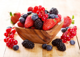 еда, фрукты,  ягоды, ежевика, клубника, ягоды, миска, красная, смородина, голубика
