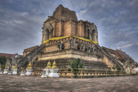 Wat Chedi Luang, Chiang Mai, Thailand     2048x1365 wat chedi luang,  chiang mai,  thailand, , -    , , 