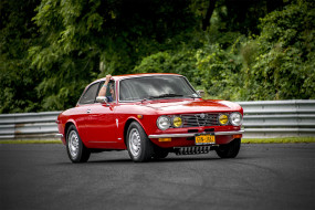 Alfa Romeo 2000 GTV     2048x1367 alfa romeo 2000 gtv, , alfa romeo, , , 