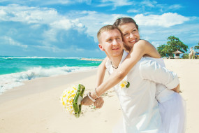      2700x1800 ,  , beach, bouquet, sea, , , , , , couple, in, love