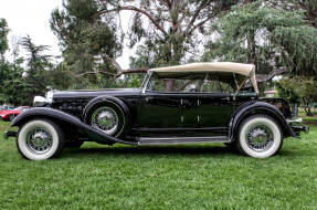 1933 Chrysler Imperial Dual-Windshield Phaeton     2048x1357 1933 chrysler imperial dual-windshield phaeton, ,    , , 