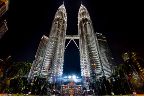 Twins Towers in Kuala Lumpur Malaysia     2048x1367 twins towers in kuala lumpur malaysia, , - , , 