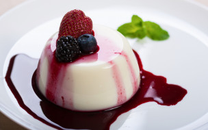      2880x1800 , ,  ,  , , , dessert, sweet, cake, berries, , , , 