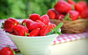      2880x1800 , ,  , , , , , berries, fresh, strawberry, 