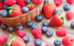      2880x1800 , ,  , , , blueberry, raspberry, , , , strawberry, fresh, berries, 