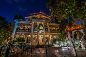 Haunted Mansion, Holiday Edition     2048x1365 haunted mansion,  holiday edition, , , , , , 